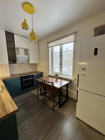 Снять квартиру в Новосибирске. Вариант № 9814988, 8, площадь -  квм, цена 38000 рублей