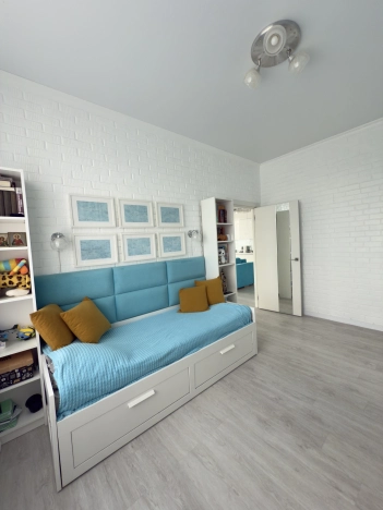 Купить трехкомнатную квартиру в Вологодской области. Вариант № 5550410, 15, площадь -  квм, цена 11700000 рублей