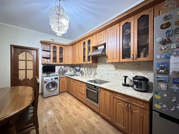 Купить квартиру у метро Бунинская аллея в Москве. Вариант № 7552914, 4, площадь -  квм, цена 18600000 рублей