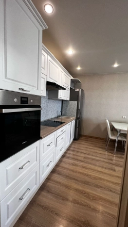 Купить трехкомнатную квартиру на улице Петухова в Новосибирске. Вариант № 54747, 2, площадь -  квм, цена 6350000 рублей