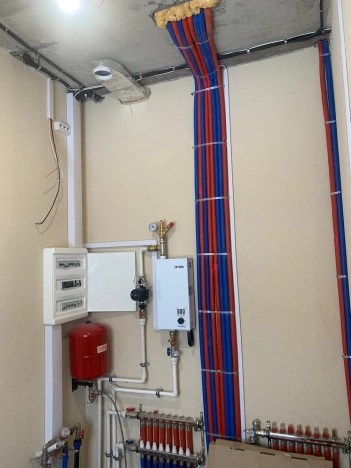 Купить дом в районе Калининский в Новосибирске. Вариант № 9100000, 2, площадь -  квм, цена 13800000 рублей