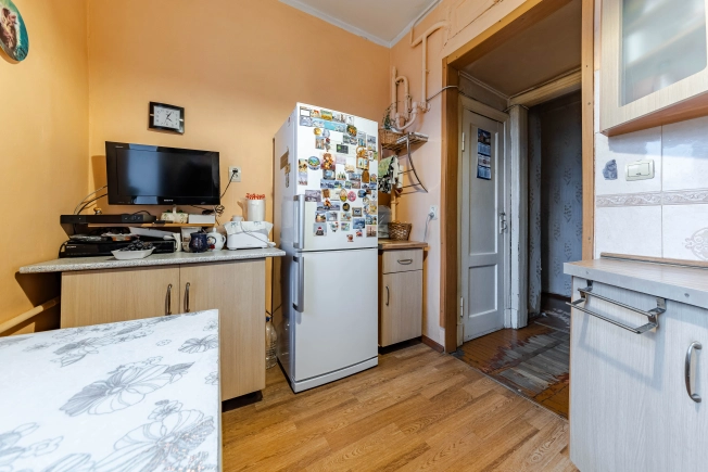 Купить трехкомнатную квартиру на улице Малоохтинский проспект в Санкт-Петербурге. Вариант № 8060298, 22, площадь -  квм, цена 13000000 рублей