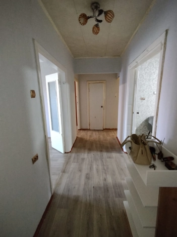 Купить трехкомнатную квартиру на вторичке в Микрорайоне 4-й, Элиста в Элисте. Вариант № 45145, 9, площадь -  квм, цена 4600000 рублей