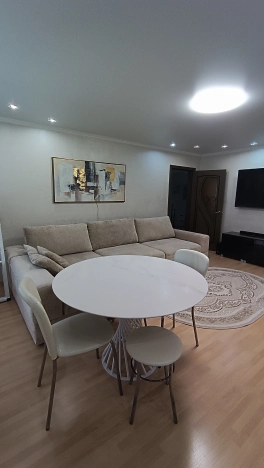 Снять квартиру в Тобольске. Вариант № 1732547, 5, площадь -  квм, цена 70000 рублей