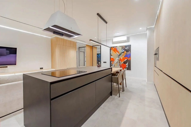 Купить трехкомнатную квартиру в районе Выборгский в Санкт-Петербурге. Вариант № 27558, 4, площадь -  квм, цена 39000000 рублей