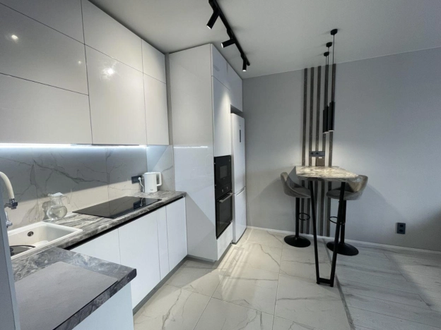 Купить квартиру в Москве. Вариант № 10064743, 4, площадь -  квм, цена 14200000 рублей