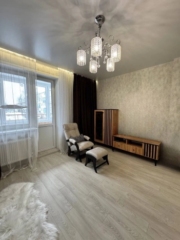 Купить трехкомнатную квартиру в Тульской области. Вариант № 26681, 13, площадь -  квм, цена 15200000 рублей