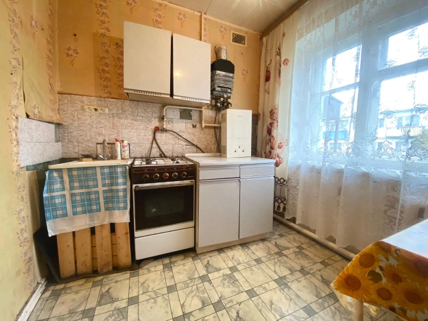 Купить однокомнатную квартиру на улице Нефтяников в Пензенской области. Вариант № 7694392, 3, площадь -  квм, цена 1050000 рублей