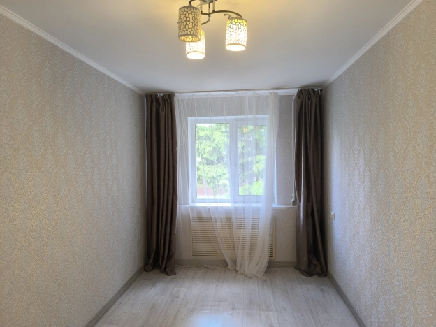 Купить трехкомнатную квартиру на улице 70 лет Октября в Белгородской области. Вариант № 51712, 2, площадь -  квм, цена 3750000 рублей