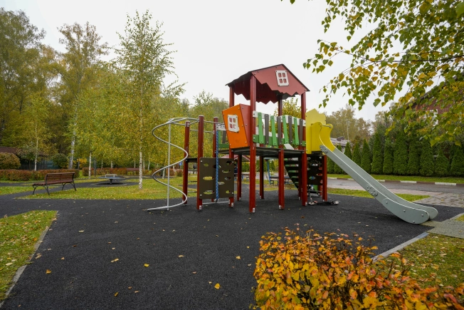 Купить таунхаус в Москве. Вариант № 9440909, 45, площадь -  квм, цена 35500000 рублей