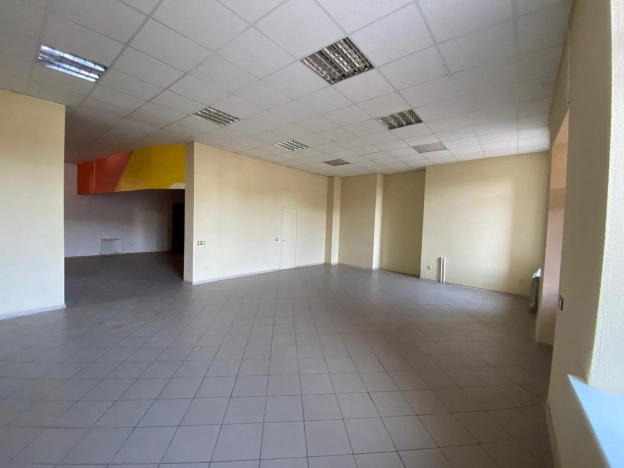 Купить коммерческую недвижимость свободного назначения в Боброве. Вариант № 13812, 15, площадь -  квм, цена 10200000 рублей