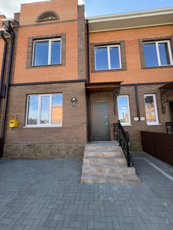 Купить дом на улице Мечникова в Элисте. Вариант № 20536, 17, площадь -  квм, цена 10400000 рублей