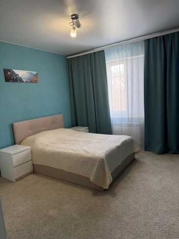 Купить трехкомнатную квартиру в Новосибирской области. Вариант № 10343546, 5, площадь -  квм, цена 13000000 рублей