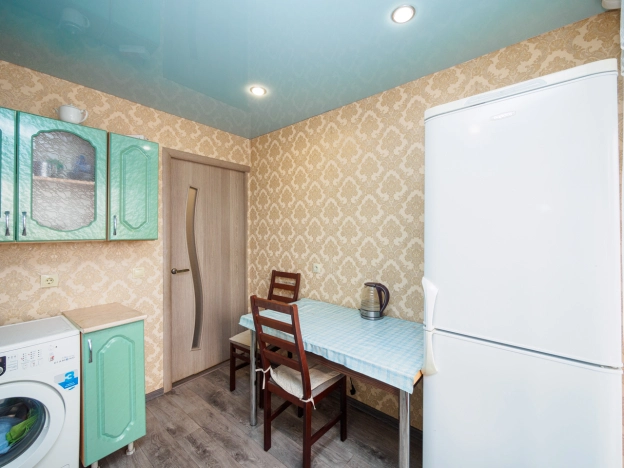 Купить двухкомнатную квартиру на улице бульвар Архитекторов в Омске. Вариант № 3993197, 14, площадь -  квм, цена 5300000 рублей