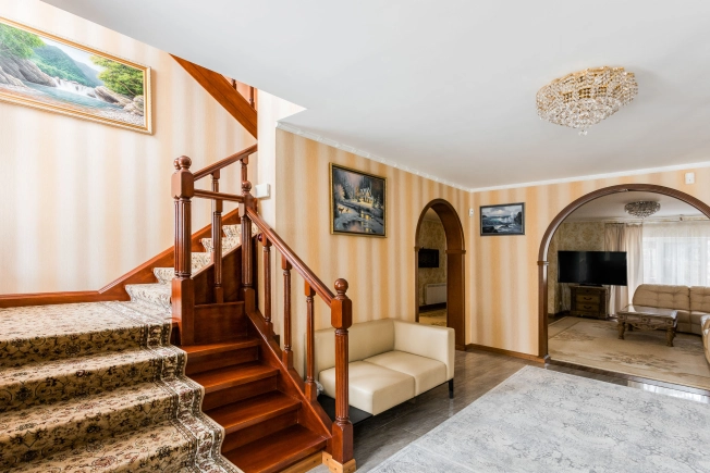 Купить дом в Москве. Вариант № 10706087, 12, площадь - квм, цена 76900000 рублей