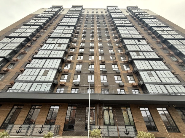 Купить однокомнатную квартиру в районе Советский в Волгограде. Вариант № 2637190, 38, площадь -  квм, цена 6300000 рублей