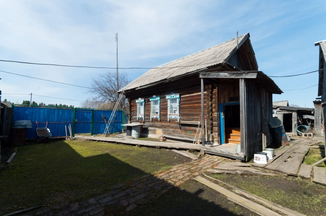 Купить дом на улице Центральная в Тюменской области. Вариант № 6952, 9, площадь -  квм, цена 900000 рублей