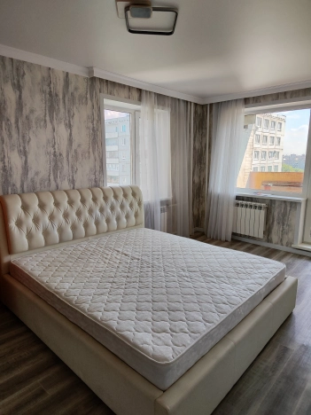 Купить однокомнатную квартиру в Омске. Вариант № 3939594, 4, площадь -  квм, цена 4000000 рублей