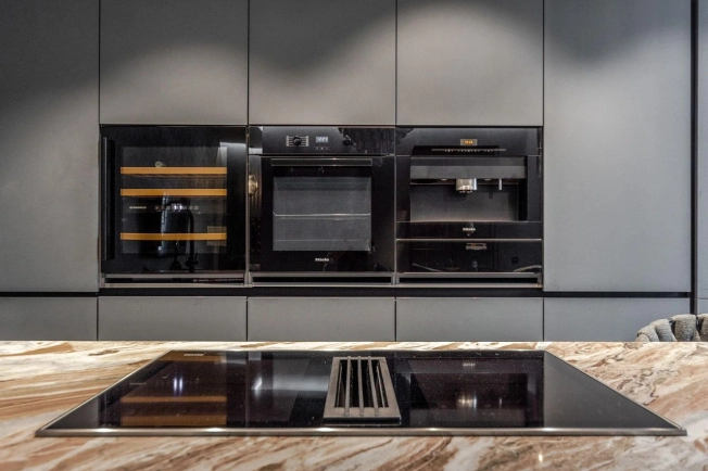 Купить трехкомнатную квартиру на улице Московское шоссе в Санкт-Петербурге. Вариант № 33660, 13, площадь -  квм, цена 59500000 рублей