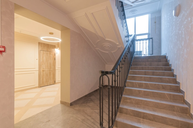 Купить четырехкомнатную квартиру в Вологде. Вариант № 21004, 6, площадь -  квм, цена 18000000 рублей