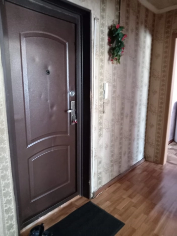 Купить двухкомнатную квартиру на улице Пролетарская в Алтайском крае. Вариант № 9144104, 5, площадь -  квм, цена 2150000 рублей