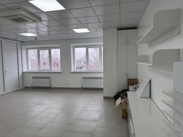 Снять коммерческую недвижимость в Ростове-на-Дону. Вариант № 35524, 4, площадь -  квм, цена 195000 рублей