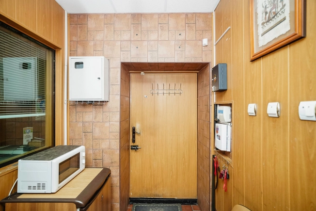 Купить готовый бизнес в Омске. Вариант № 6137771, 12, площадь -  квм, цена 9300000 рублей