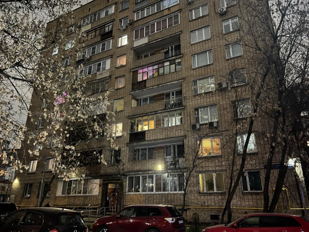 Купить квартиру в Москве. Вариант № 10419760, 38, площадь -  квм, цена 27200000 рублей