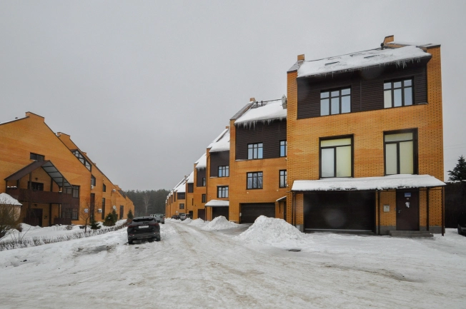 Купить трехкомнатную квартиру в Новосибирске. Вариант № 9637413, 27, площадь -  квм, цена 11500000 рублей