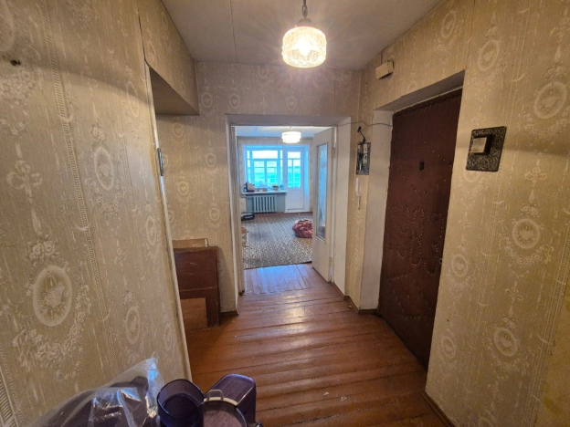 Купить трехкомнатную квартиру в Сыктывкаре. Вариант № 37144, 9, площадь -  квм, цена 5500000 рублей