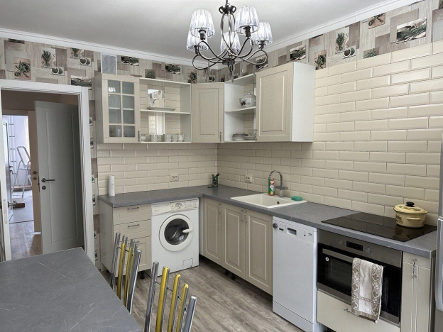 Купить трехкомнатную квартиру у метро Садовая в Санкт-Петербурге. Вариант № 9335664, 2, площадь -  квм, цена 8700000 рублей