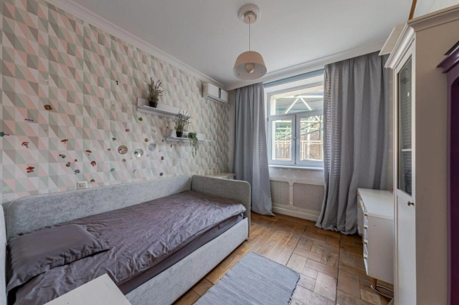 Купить трехкомнатную квартиру на вторичке в ЦАО в Москве. Вариант № 44331, 17, площадь - квм, цена 46555555 рублей