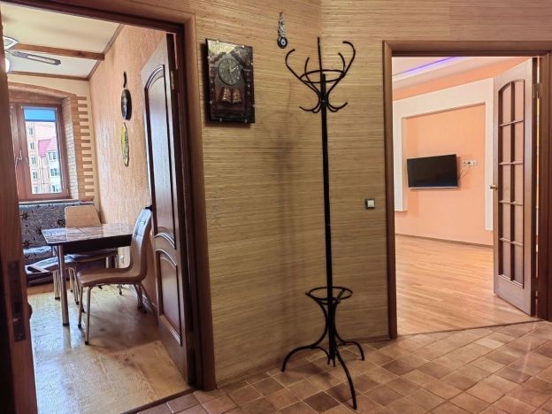 Купить двухкомнатную квартиру в Ленинградской области. Вариант № 9226423, 12, площадь -  квм, цена 10300000 рублей