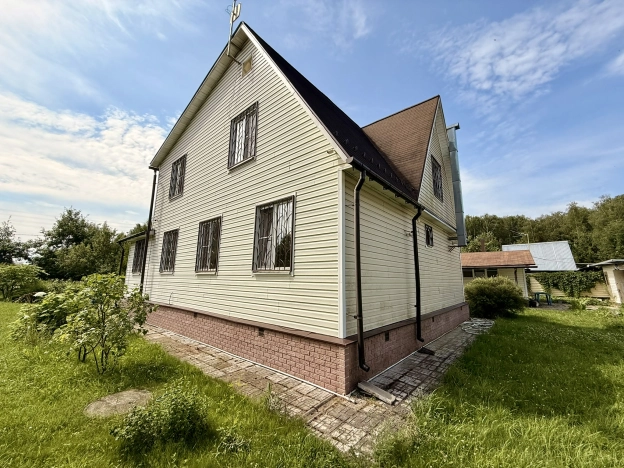 Купить дом на улице Школьный переулок в Тульской области. Вариант № 7167, 20, площадь -  квм, цена 8499999 рублей