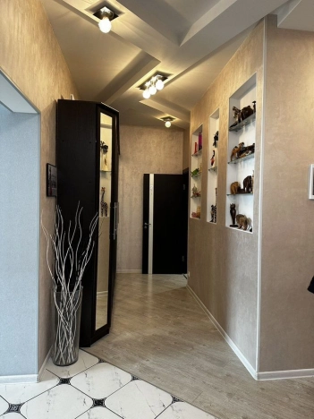 Купить квартиру на вторичке у метро Фонвизинская в Москве. Вариант № 10624862, 10, площадь - квм, цена 26300000 рублей