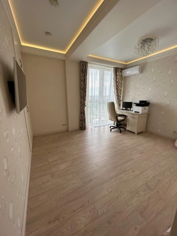 Купить трехкомнатную квартиру в Иванове. Вариант № 15812, 8, площадь -  квм, цена 22000000 рублей