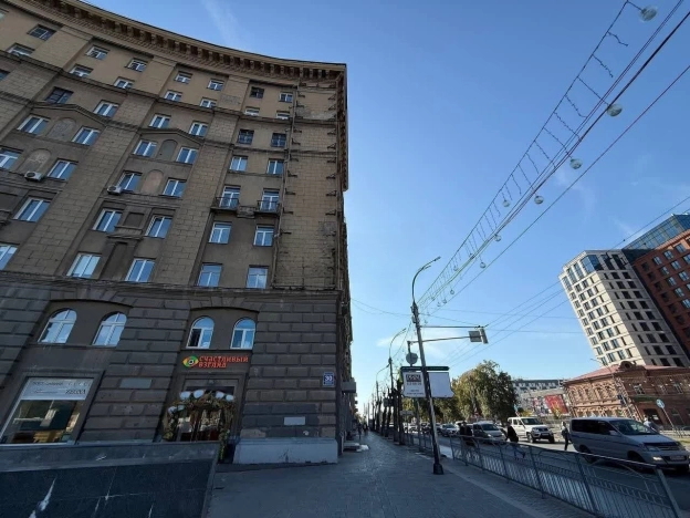 Купить квартиру на улице Красный проспект в Новосибирске. Вариант № 10799062, 5, площадь -  квм, цена 2800000 рублей