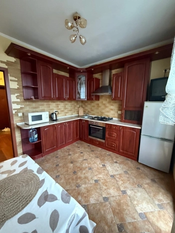 Снять квартиру в районе Ленинградский в Калининграде. Вариант № 5921800, 2, площадь -  квм, цена 26000 рублей