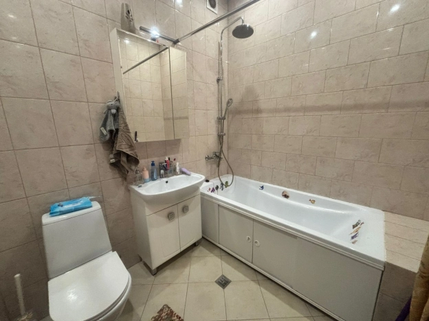 Купить дом в Москве. Вариант № 9223396, 23, площадь -  квм, цена 20000000 рублей