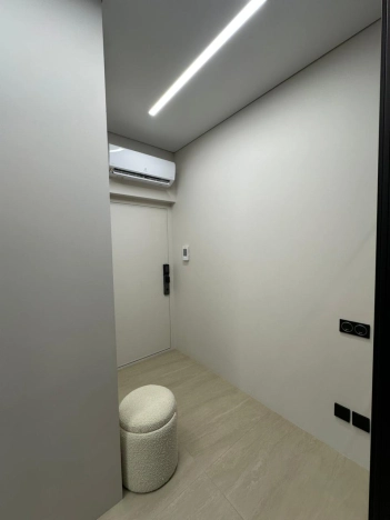 Купить двухкомнатную квартиру в Санкт-Петербурге. Вариант № 9868019, 24, площадь -  квм, цена 31500000 рублей