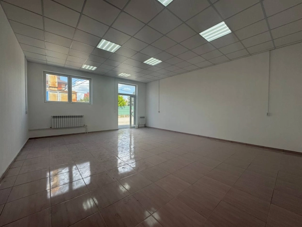 Снять коммерческую недвижимость свободного назначения на улице Кузнечная в Ростове-на-Дону. Вариант № 31254, 3, площадь -  квм, цена 55000 рублей