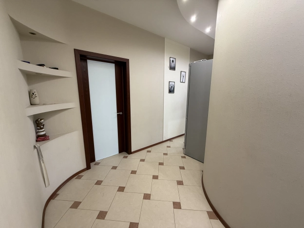 Купить двухкомнатную квартиру на вторичке у метро Улица Горчакова в Москве. Вариант № 53819, 10, площадь -  квм, цена 12300000 рублей