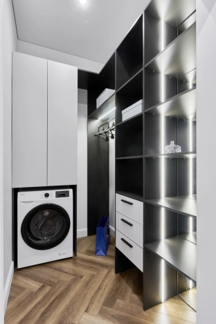 Купить квартиру в Москве. Вариант № 8112228, 6, площадь -  квм, цена 27450000 рублей