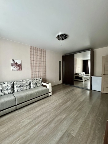 Снять квартиру в Новосибирске. Вариант № 9814988, 6, площадь -  квм, цена 38000 рублей