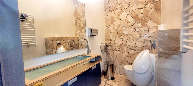 Снять коммерческую недвижимость в Калининграде. Вариант № 48003, 7, площадь -  квм, цена 300000 рублей