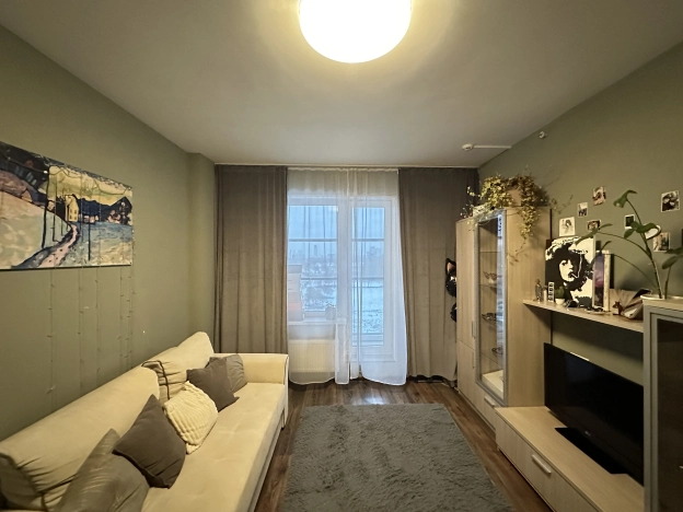 Купить однокомнатную квартиру в Санкт-Петербурге. Вариант № 9902907, 3, площадь -  квм, цена 9990000 рублей