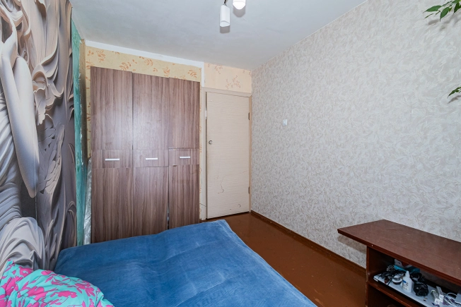 Купить четырехкомнатную квартиру в районе Дзержинский в Новосибирске. Вариант № 5985, 7, площадь - квм, цена 5390000 рублей