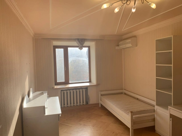 Купить четырехкомнатную квартиру в Вологде. Вариант № 3445, 17, площадь -  квм, цена 19700000 рублей