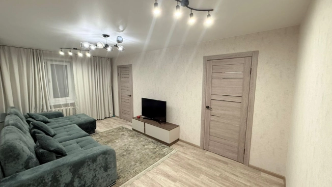 Купить трехкомнатную квартиру в Микрорайоне 8-й, Элиста в Элисте. Вариант № 8869992, 1, площадь -  квм, цена 6400000 рублей