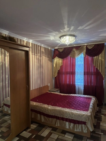 Снять квартиру в Тобольске. Вариант № 10425235, 11, площадь -  квм, цена 80000 рублей